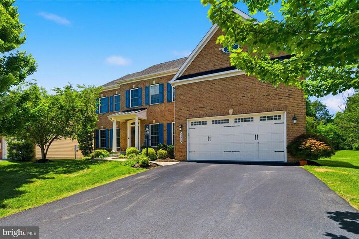 Property Photo: 42414 Pine Forest Drive VA 20152
