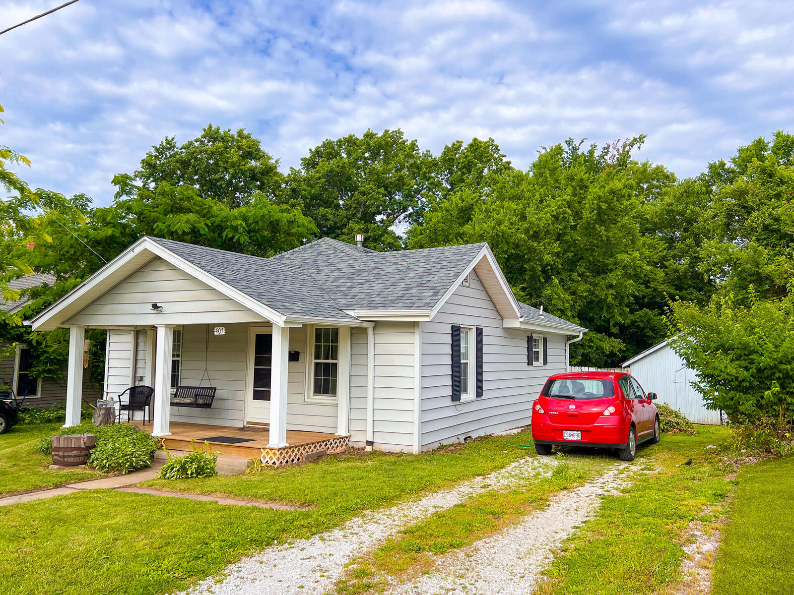 Property Photo: 407 Sanford Ave MO 65203