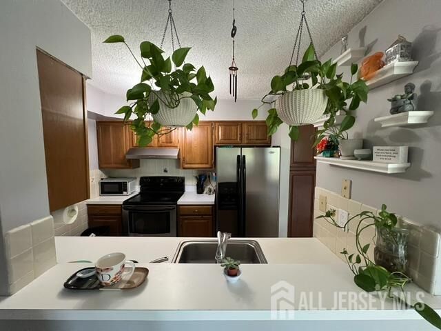 Property Photo:  1009 Aspen Drive  NJ 08536 