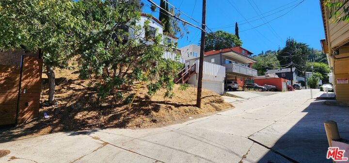 Property Photo:  3643 Fredonia Dr  CA 91307 