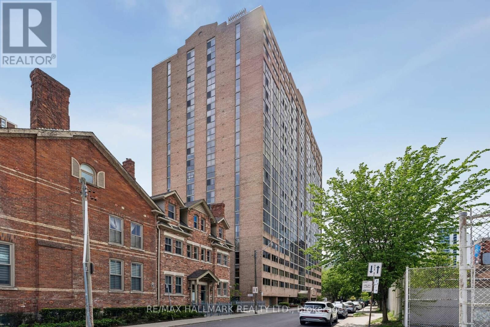 Property Photo:  15 Maitland Place 506  ON M4Y 2X3 