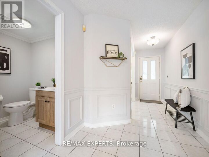 Property Photo: 97 Pinedale Gate ON L4L 8X3