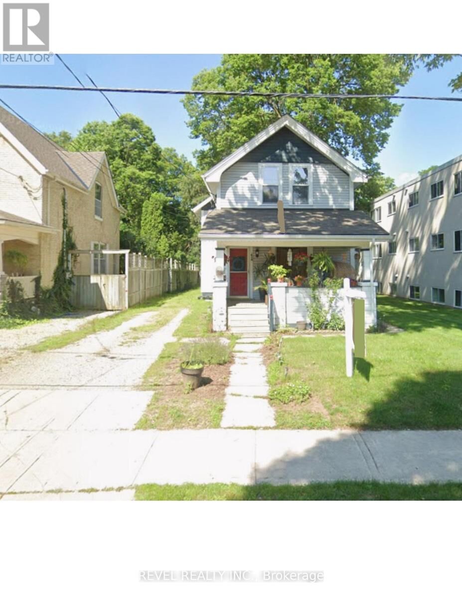 Property Photo: 31 Orchard Street Unit 3 ON N6J 2R4