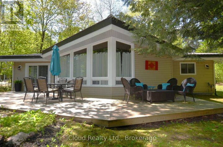Property Photo:  20 Roberval Circle  ON L9M 0E1 