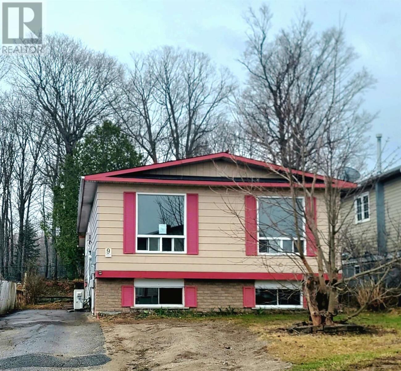 Property Photo:  9 Lisbon Rd  ON P5A 3N9 