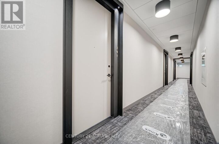 Property Photo: 858 Dupont Street 207 ON M6G 0C1