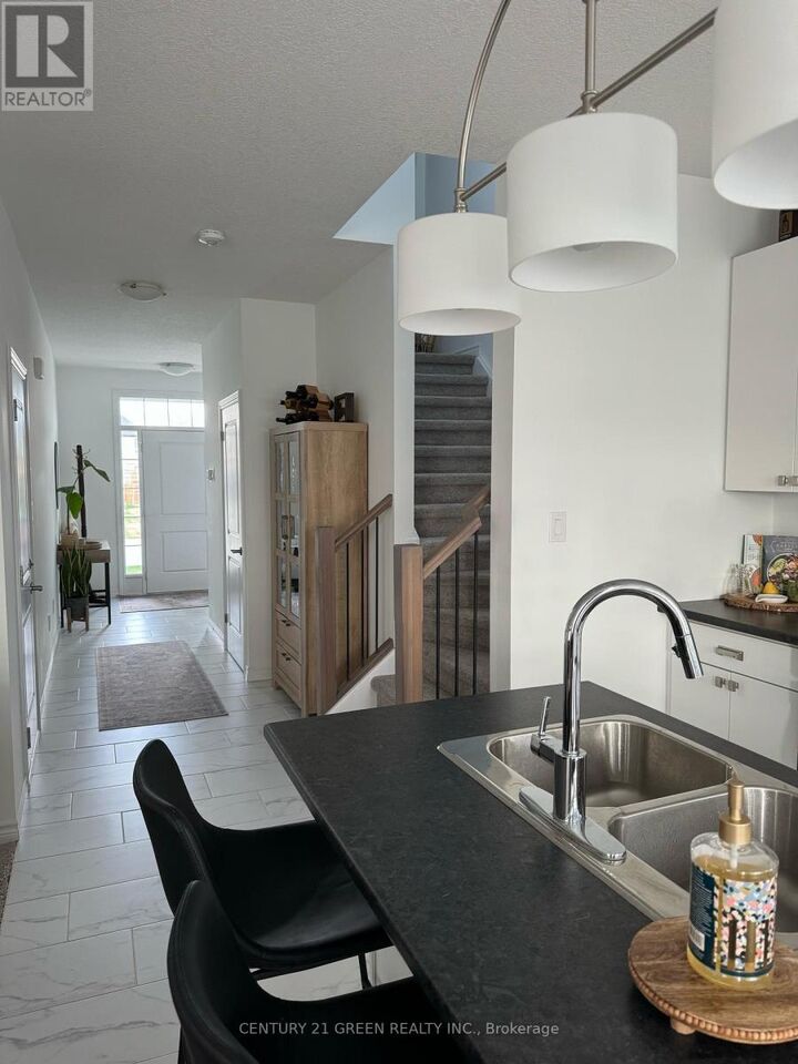 Property Photo: 1756 Finley Crescent ON N6G 0B4