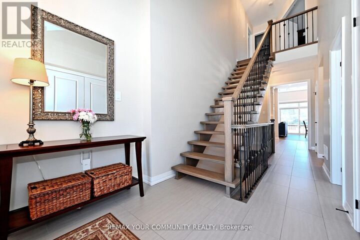 Property Photo:  10 Holtby Court  ON L9L 0B4 