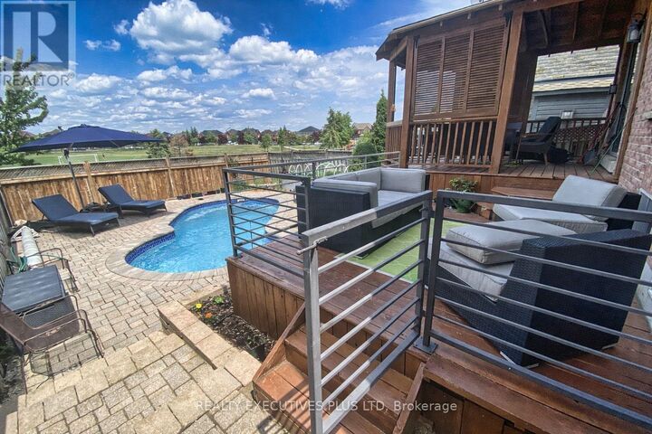 Property Photo:  3113 Owls Foot Drive  ON L5M 6T8 