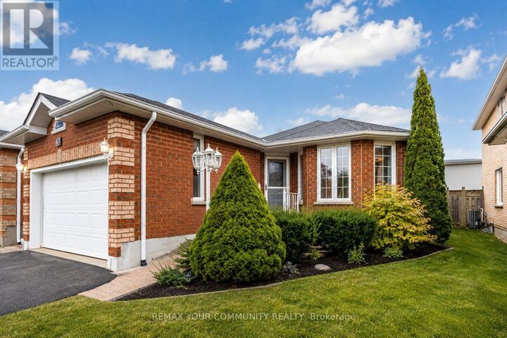 Property Photo: 47 McVeigh Drive ON L4N 7E4
