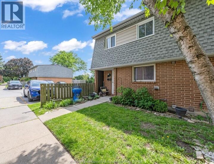 Property Photo: 6701 Rose-Ville Garden Drive ON N8T 1J3
