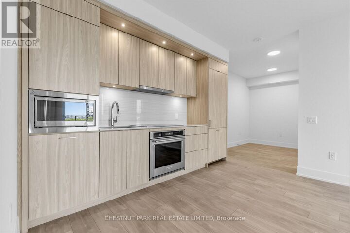 Property Photo: 858 Dupont Street 735 ON M6G 0C1