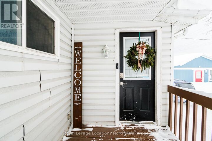 Property Photo:  46 Fourth Street West  ON L4R 3S8 
