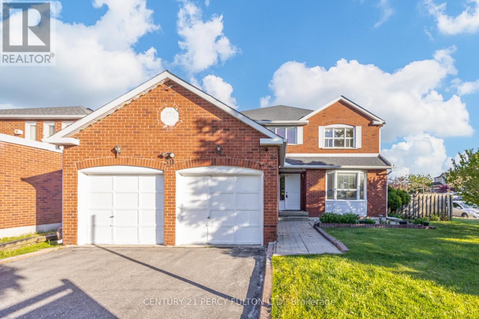 Property Photo:  39 Wilclay Avenue  ON L3S 1S7 