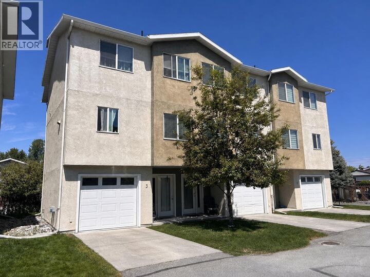 1840 Kelowna Crescent 3 — photo 1