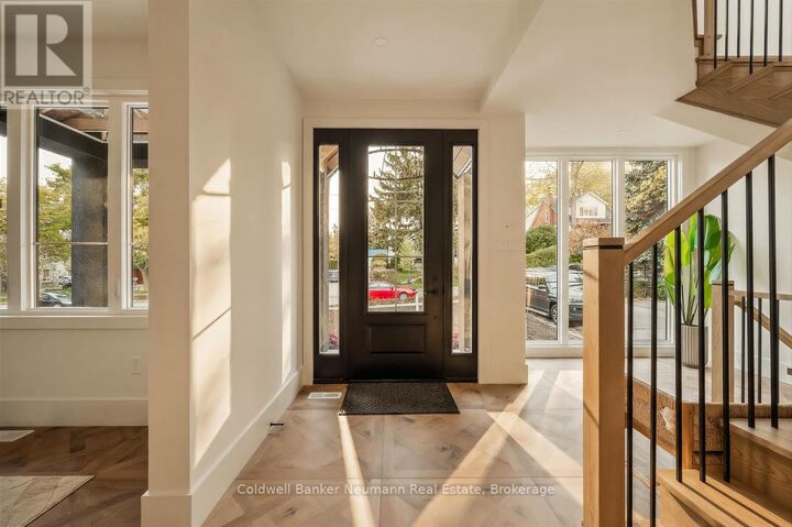 Property Photo:  126 Oxford Street  ON N1H 2M7 