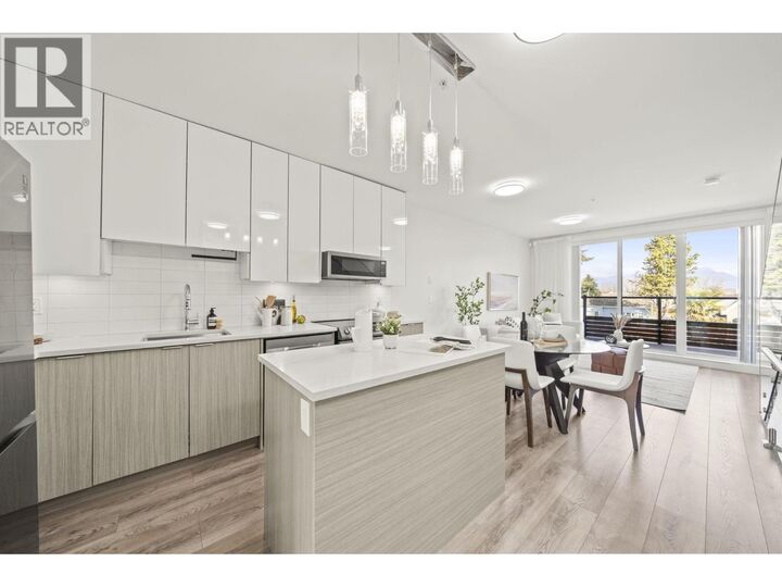 Property Photo:  2296 East 33rd Avenue  BC V5N 3G1 