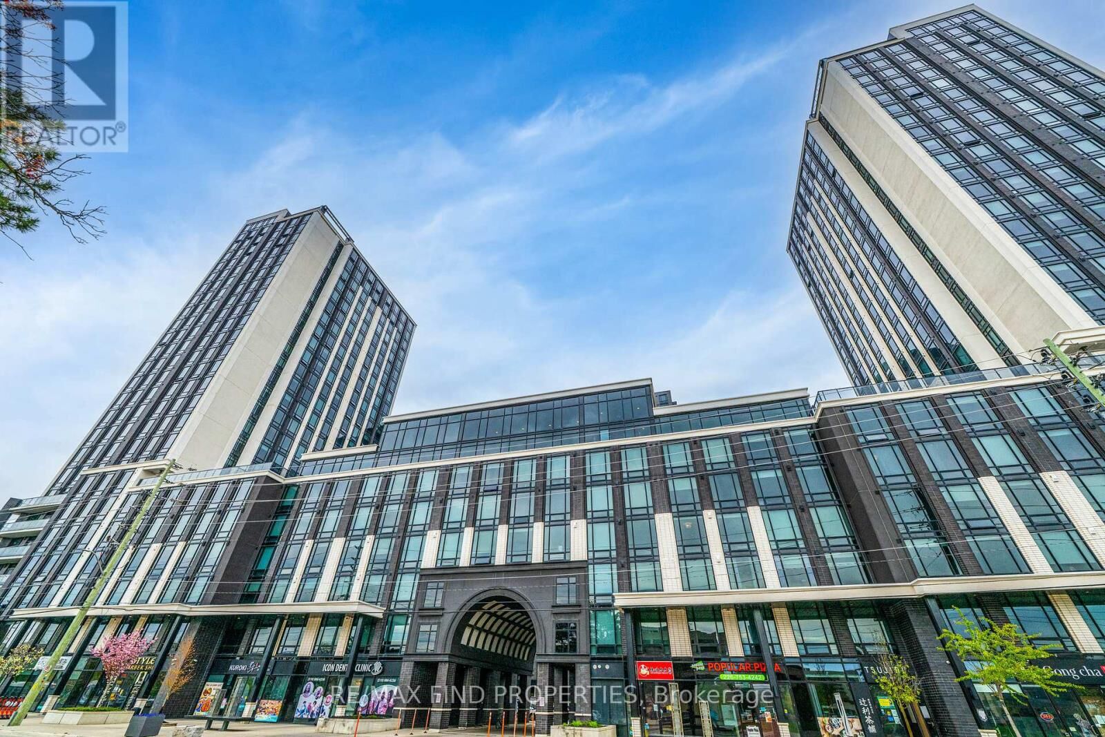 Property Photo:  330 Phillip Street 2709  ON N2L 3W9 