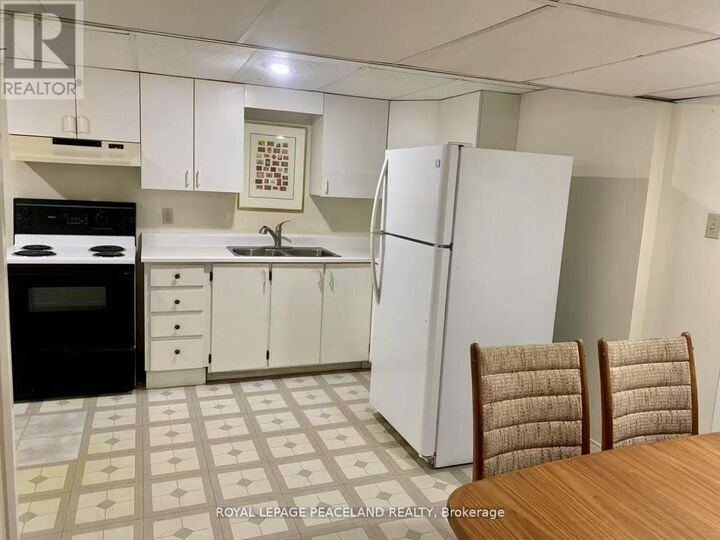 Property Photo: 16414 McCowan Road Unit 2 ON L4A 2A2