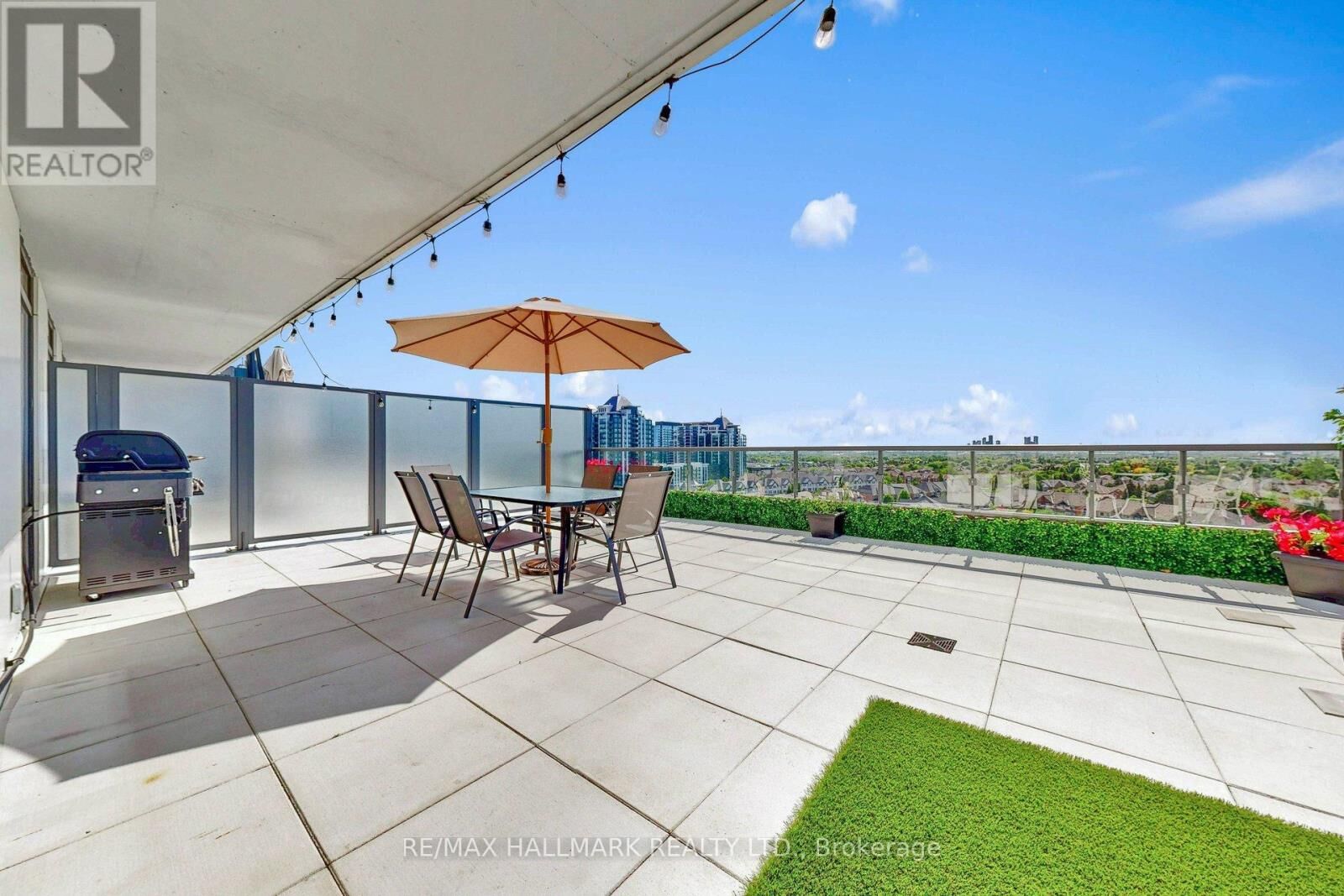 Property Photo:  8 Beverley Glen Boulevard 1101  ON L4J 0L5 
