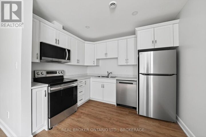 Property Photo:  600 Second Street East Unit #15C  ON K6H 4H3 