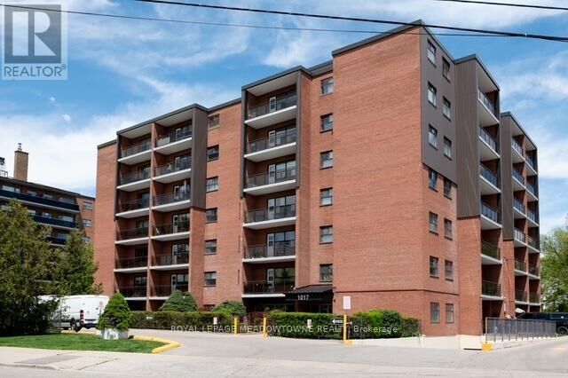 Property Photo: 1017 Seneca Avenue 705 ON L5G 3X5