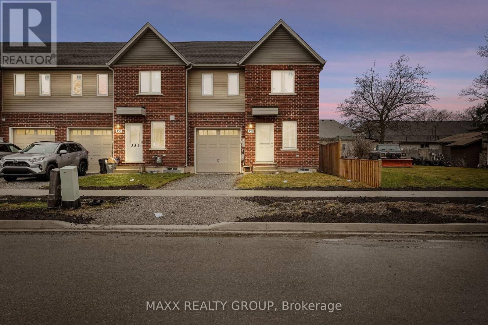 Property Photo:  352 Alberta Street  ON L3B 0K5 