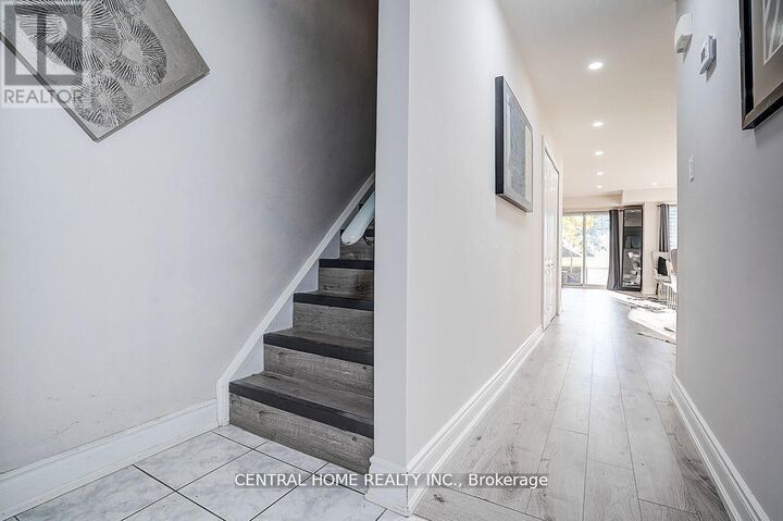 Property Photo: 988 Sheppard Avenue West 11 ON M3H 2T6