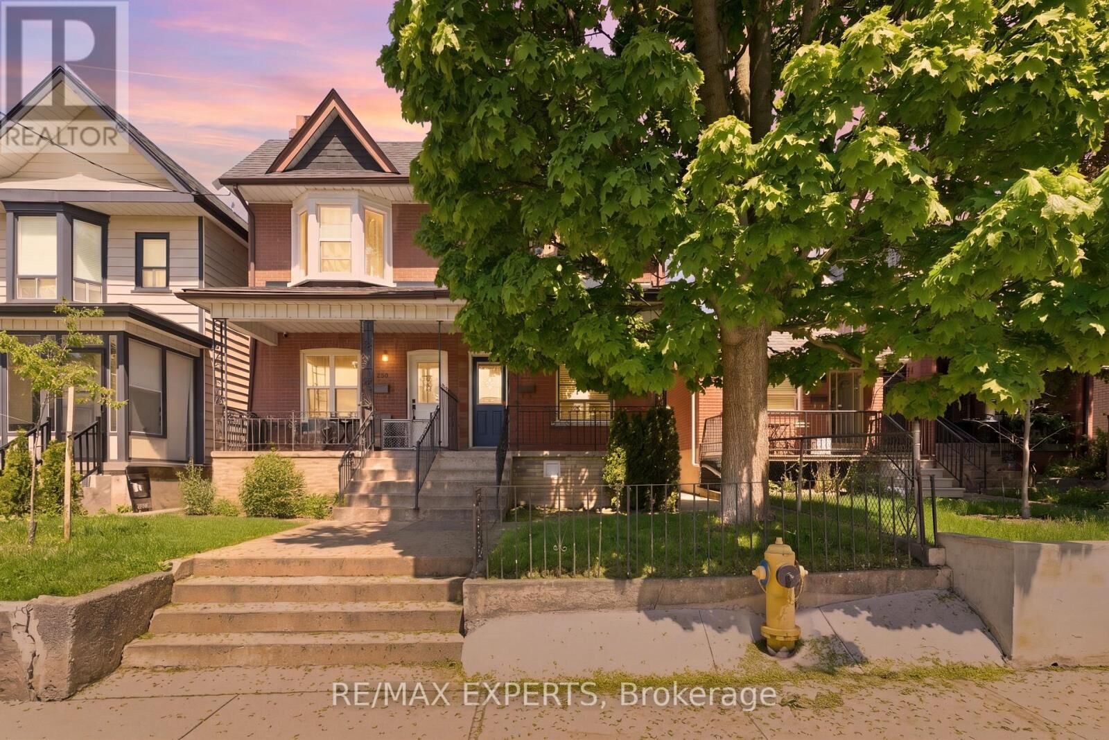 Property Photo:  148 Ascot Avenue  ON M6E 1G4 