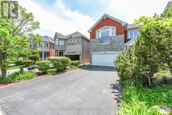 Property Photo:  5504 Windy Hill Court  ON L4Z 3W4 