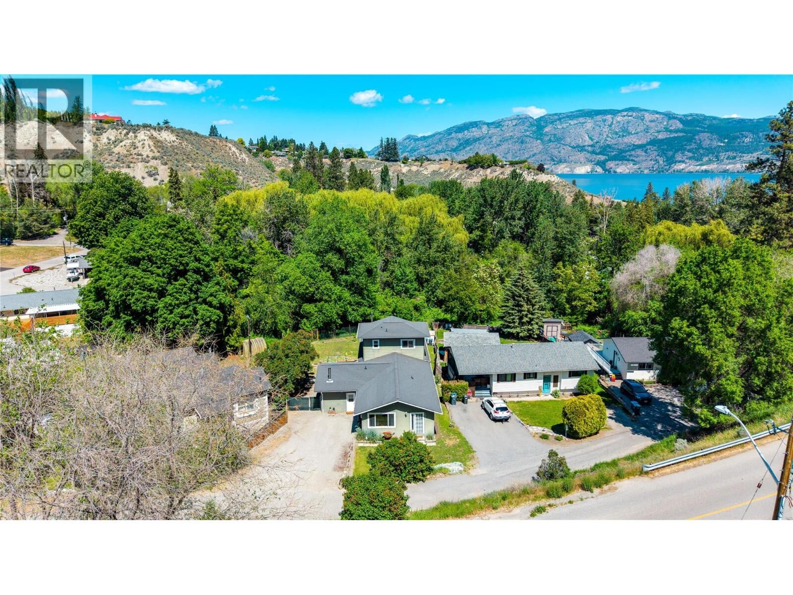 Property Photo: 14406 Latimer Avenue BC V0H 1Z0