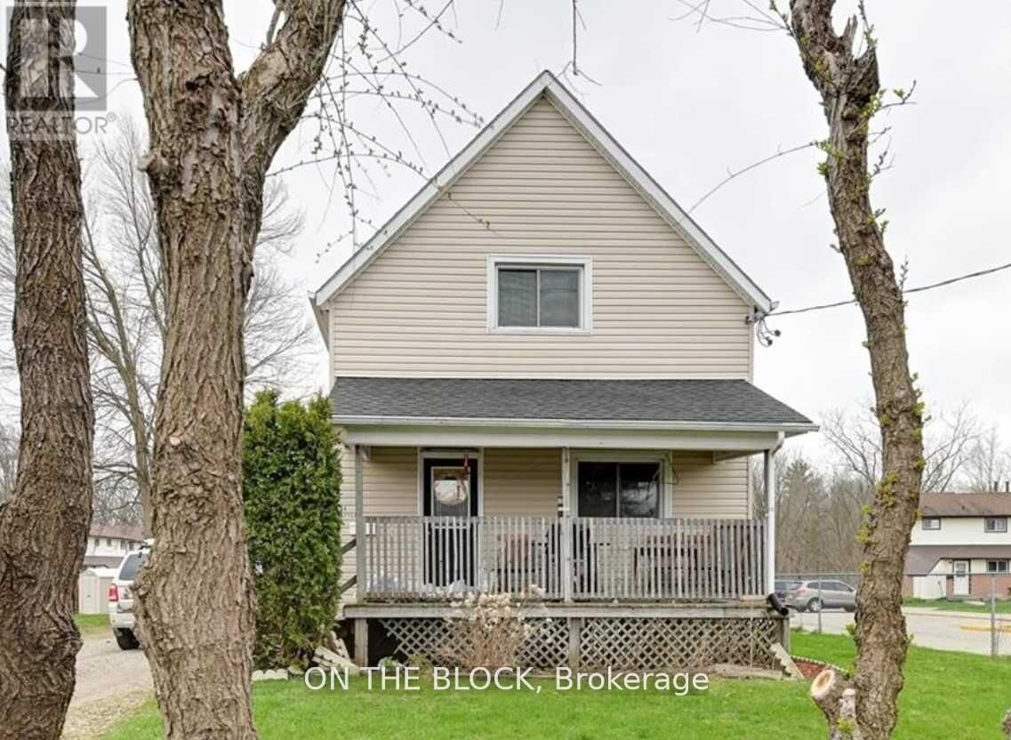 Property Photo: 5A South Edgeware Road ON N5P 2G8
