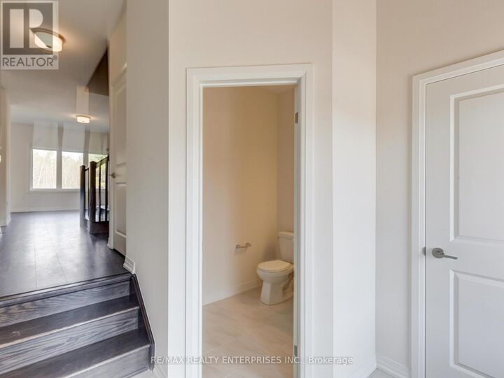 Property Photo:  3006 Sandy Acres Avenue  ON L3V 0Y4 