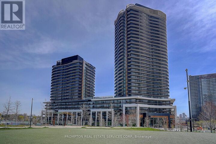 Property Photo: 18 Esther Shiner Boulevard 2805 ON M2K 0J7