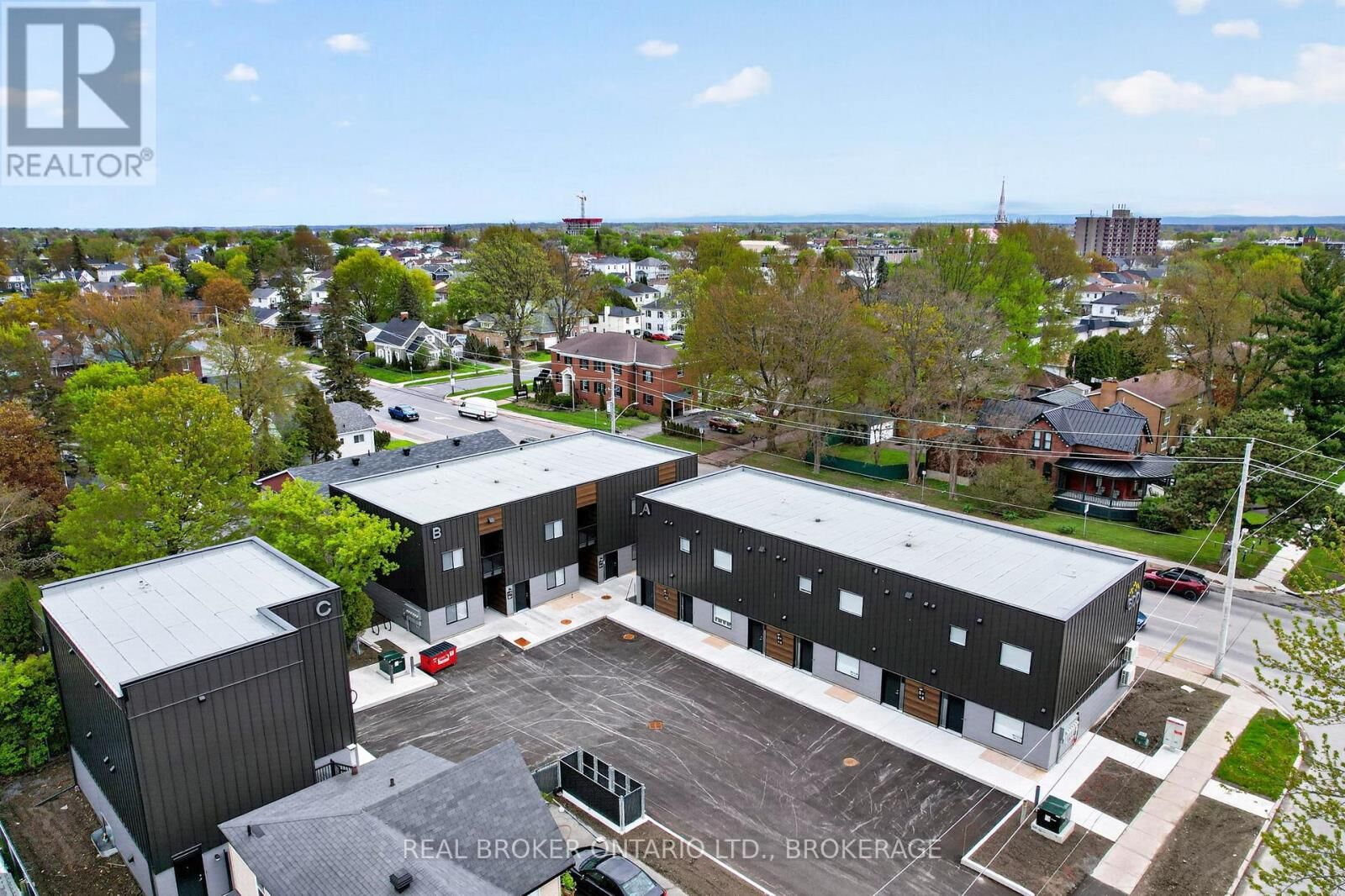 Property Photo:  600 Second Street East Unit #2A  ON K6H 4H3 