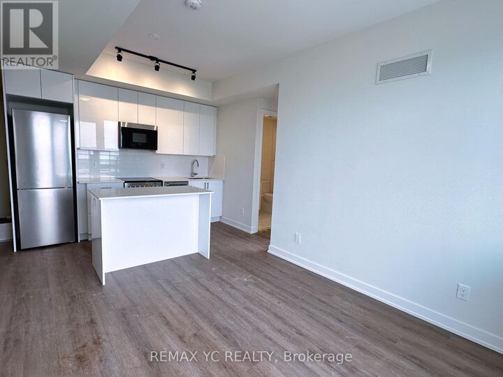 Property Photo: 15 Ellerslie Avenue 1005 ON M2N 0L7