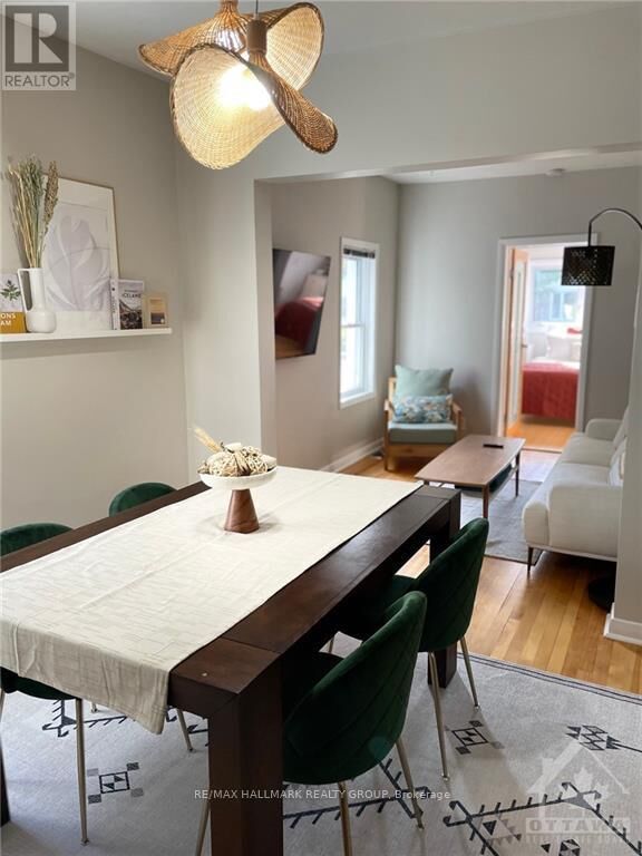 Property Photo:  687 Melbourne Avenue 1  ON K2A 1X4 