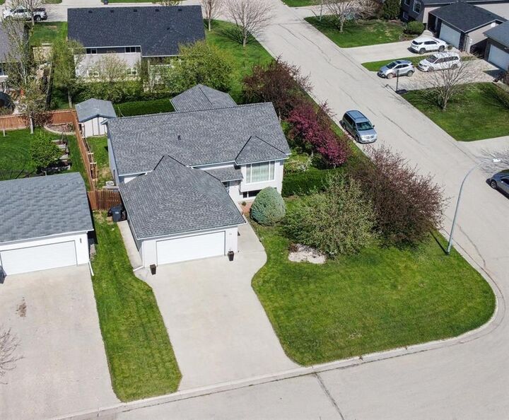 Property Photo: 34 Prout Drive MB R1N 3N4