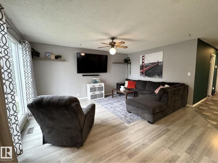 Property Photo: 4617 47 Av AB T0E 0T0