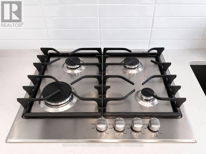 Property Photo: 195 McCaul Street 713 ON M5T 1W6