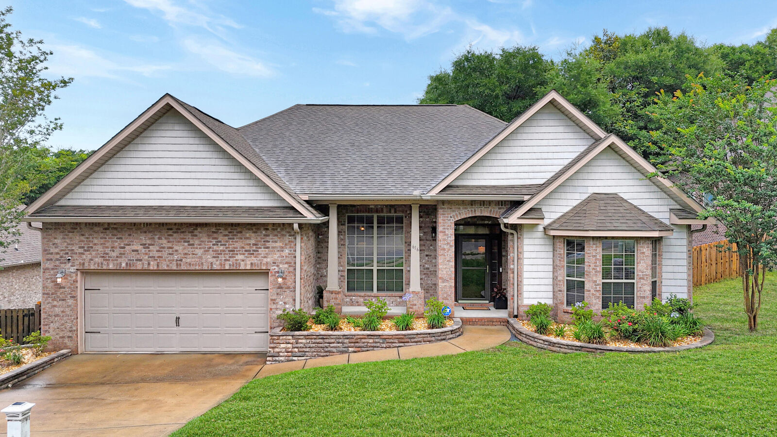 Property Photo:  616 Red Fern Road  FL 32536 