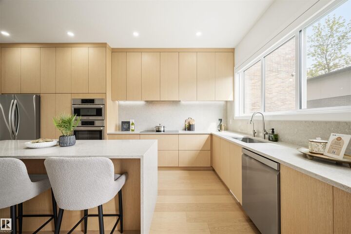 14037 104 Avenue NW — photo 1