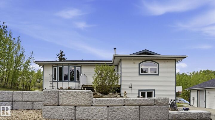 Property Photo: 27507 Twp Road 544 23 AB T8R 2B5