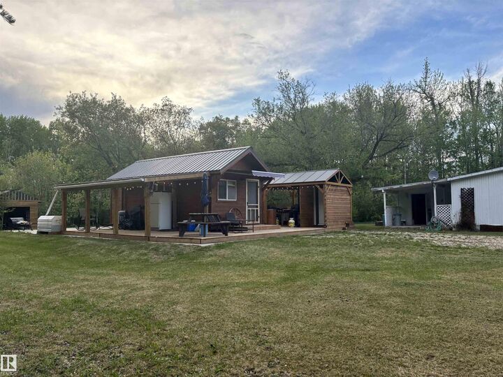 Property Photo: 3521 Twp Road 542 29 AB T0E 0A0