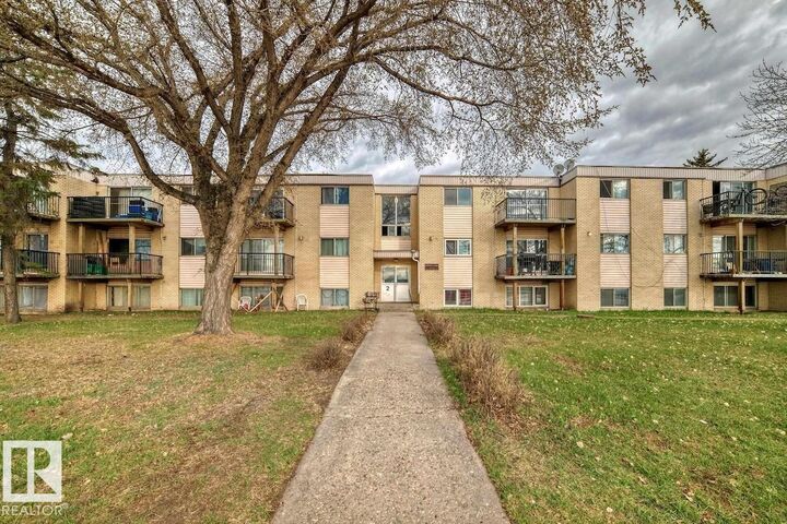 5715 133 Avenue NW 4C — photo 1