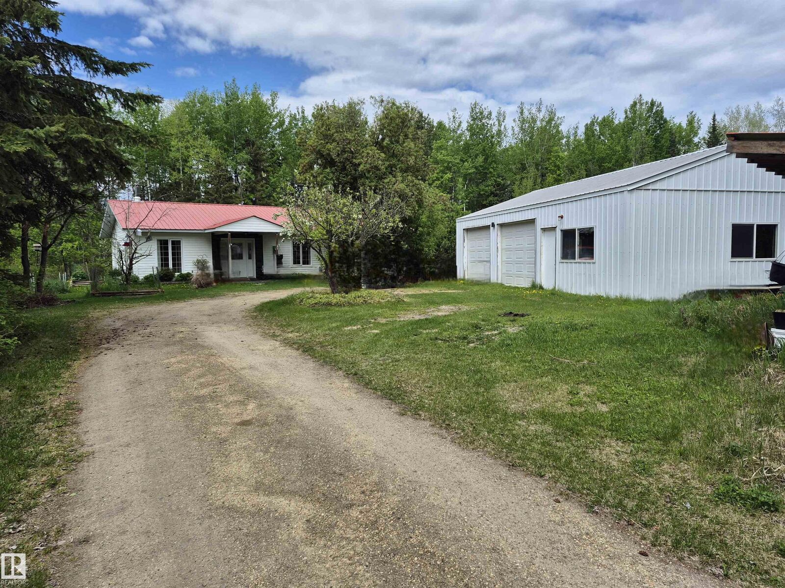Property Photo:  53018 Rge Rd 95  AB T0E 2M0 