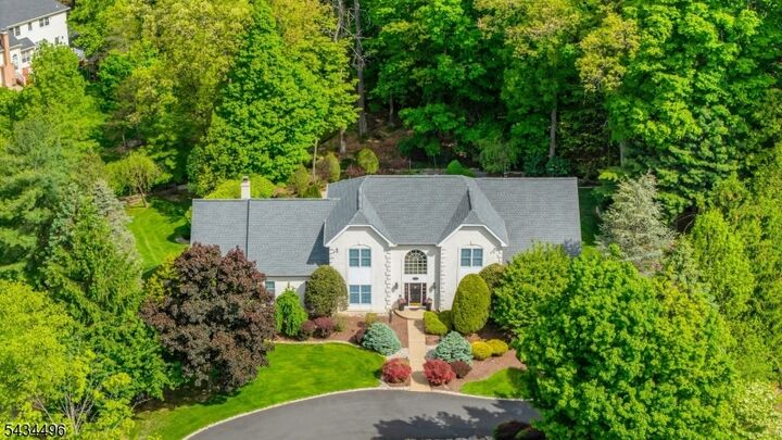 Property Photo:  15 Skytop Dr  NJ 07834 