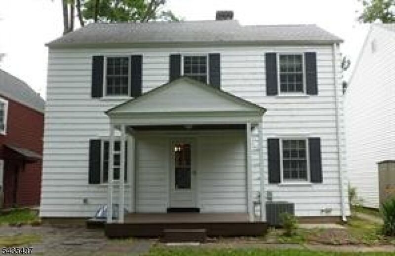 Property Photo:  5 Aberdeen Pl  NJ 07410 