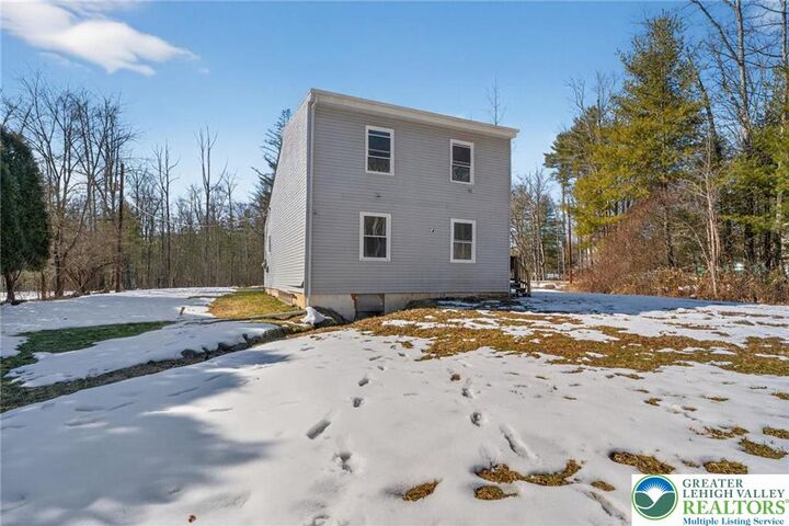 Property Photo:  3084 Pleasant View Drive  PA 18058 