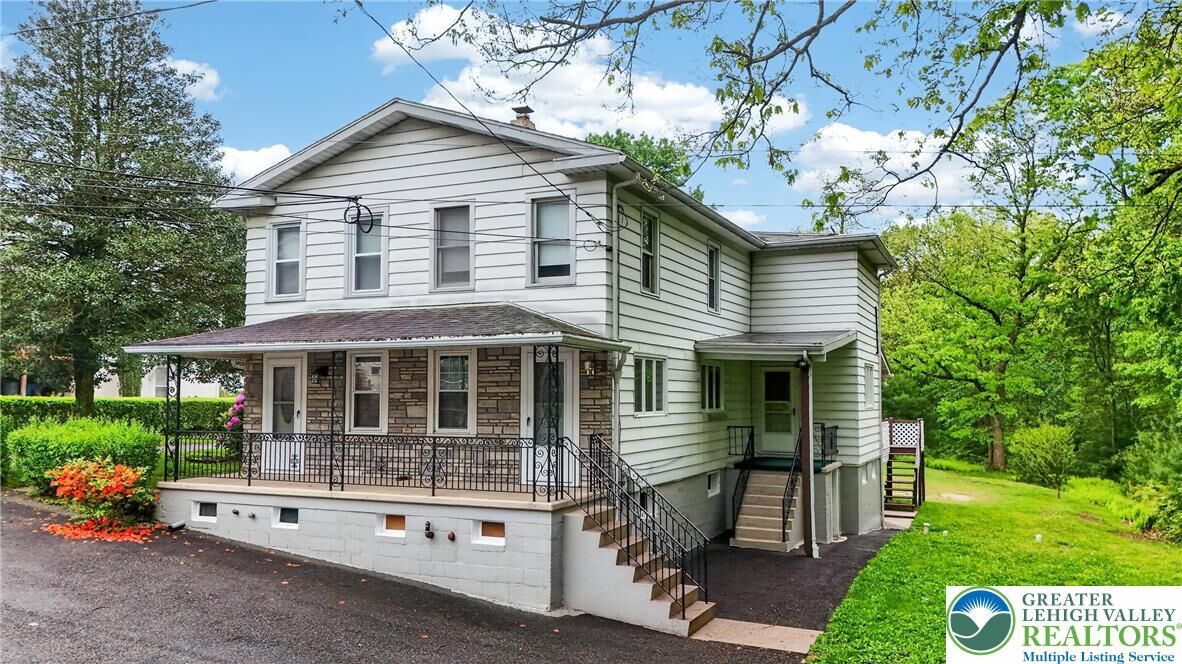 Property Photo:  162 School Street  PA 17952 